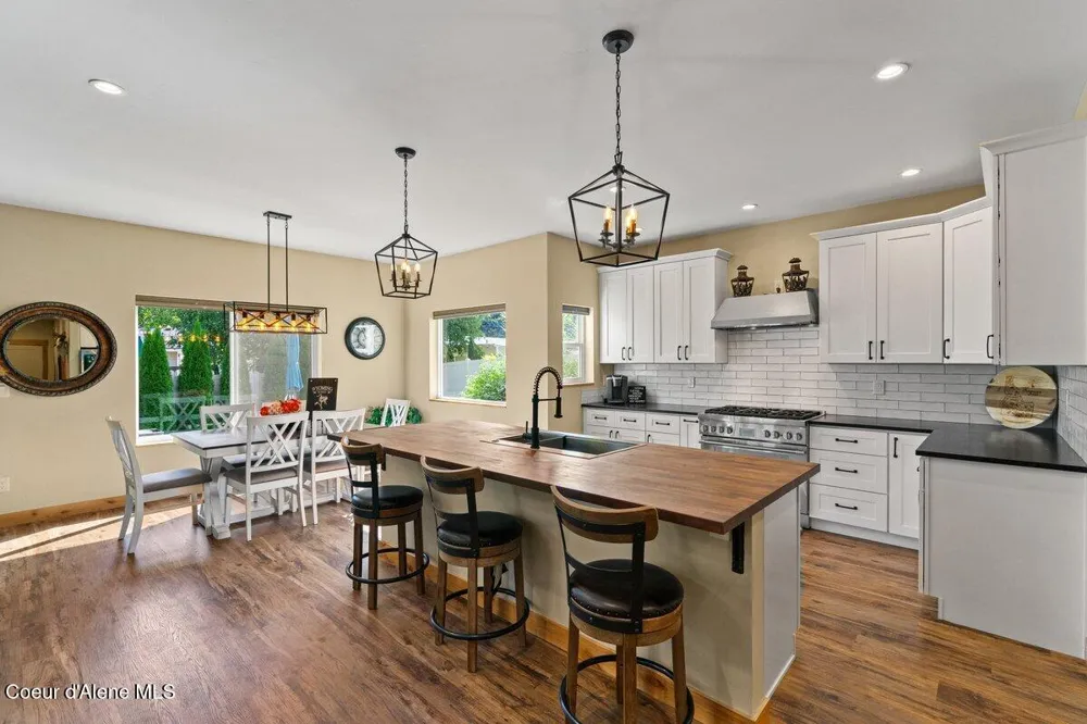 11388 ARMONIA WAY Hayden, ID 83835