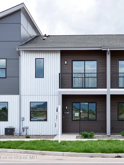 1048 E 4TH AVENUE #104