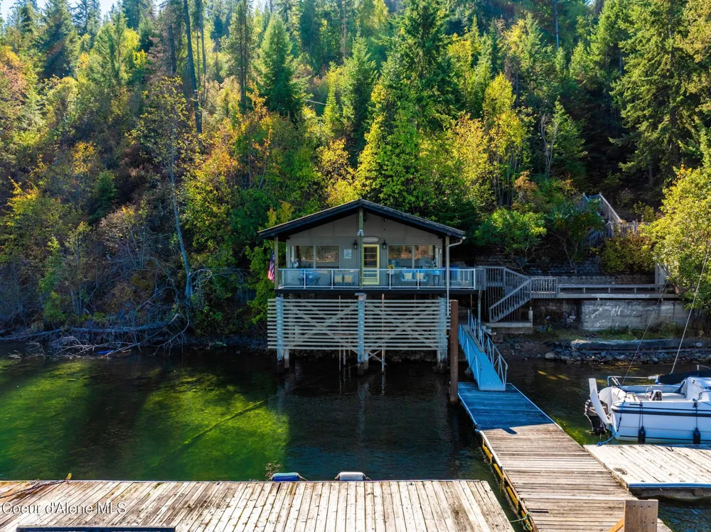 5727 S ODELIN LANE Harrison, ID 83833