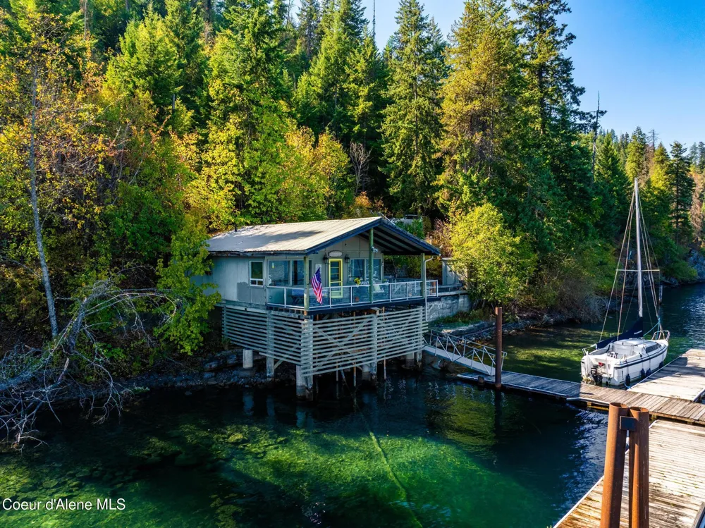 5727 S ODELIN LANE Harrison, ID 83833