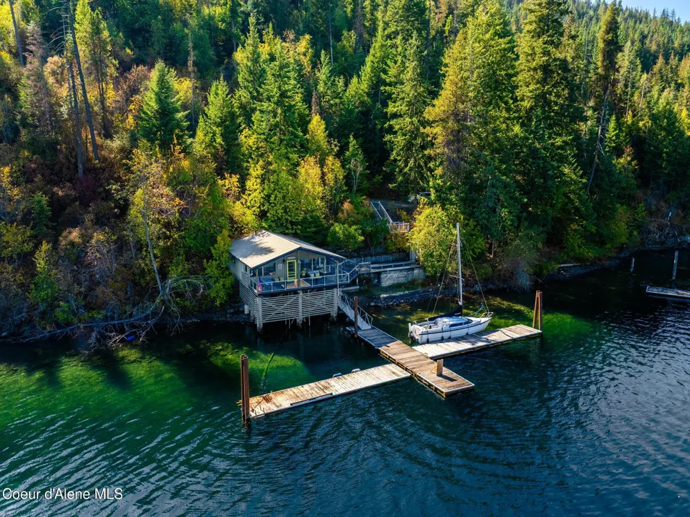 5727 S ODELIN LANE Harrison, ID 83833