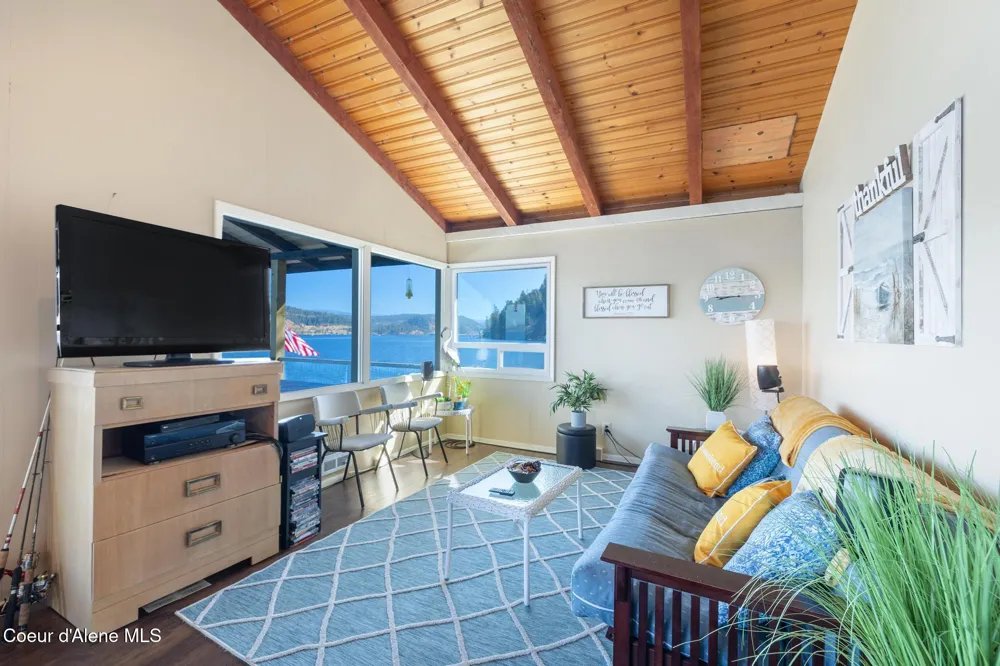 5727 S ODELIN LANE Harrison, ID 83833