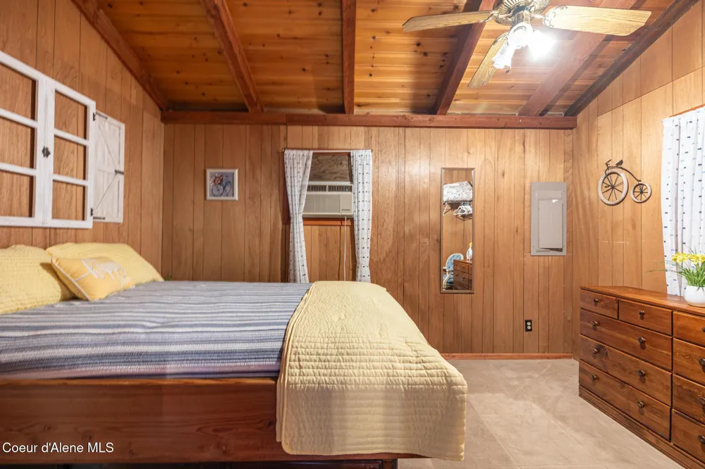 5727 S ODELIN LANE Harrison, ID 83833