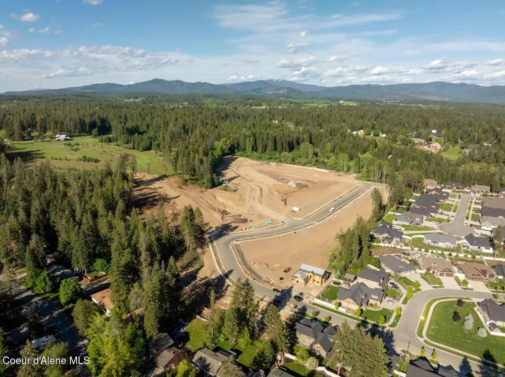 969 E STEEPLE CHASE ROAD Hayden, ID 83835