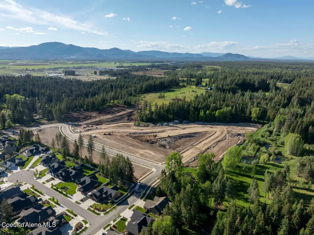 987 E STEEPLE CHASE ROAD Hayden, ID 83835