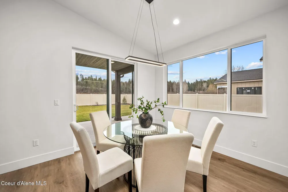 952 E STEEPLE CHASE ROAD Hayden, ID 83835
