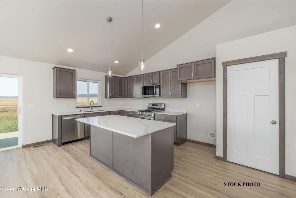 6791 W PLANT LANE Rathdrum, ID 83858