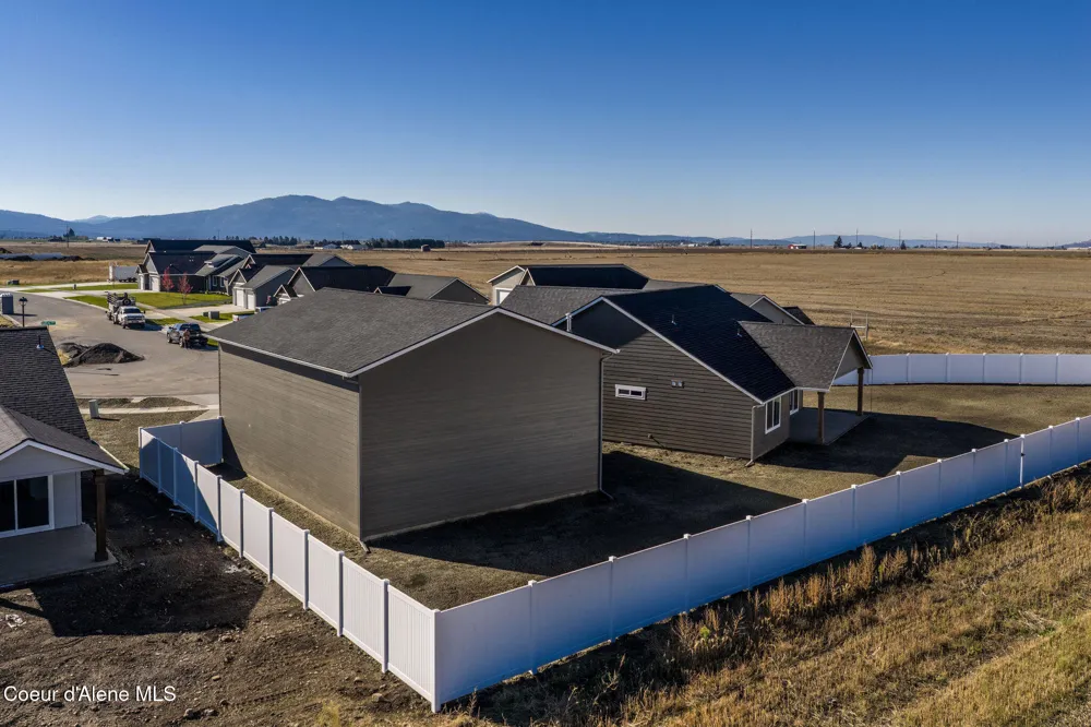 6791 W PLANT LANE Rathdrum, ID 83858