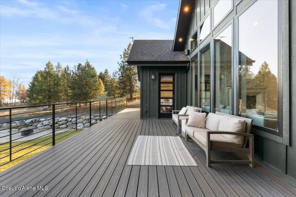 13846 HAUSER LAKE ROAD Hauser, ID 83854