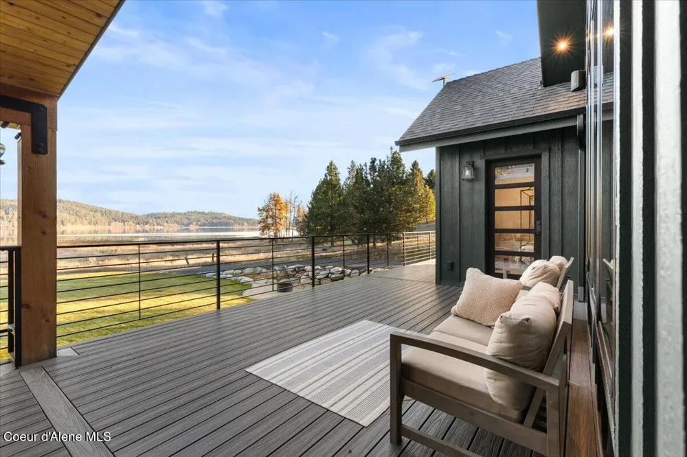 13846 HAUSER LAKE ROAD Hauser, ID 83854
