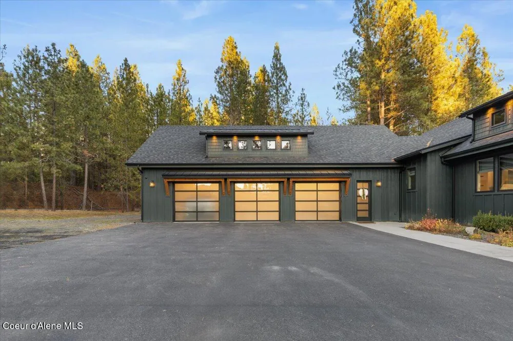 13846 HAUSER LAKE ROAD Hauser, ID 83854