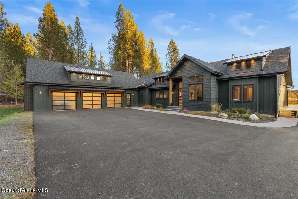 13846 HAUSER LAKE ROAD Hauser, ID 83854