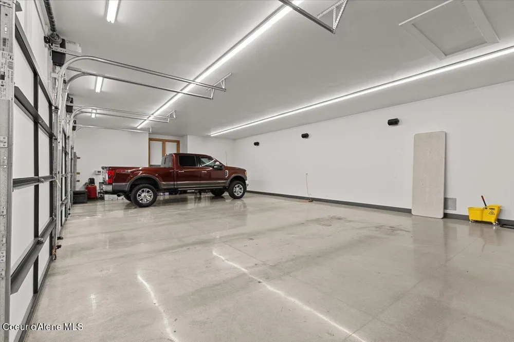 13846 HAUSER LAKE ROAD Hauser, ID 83854