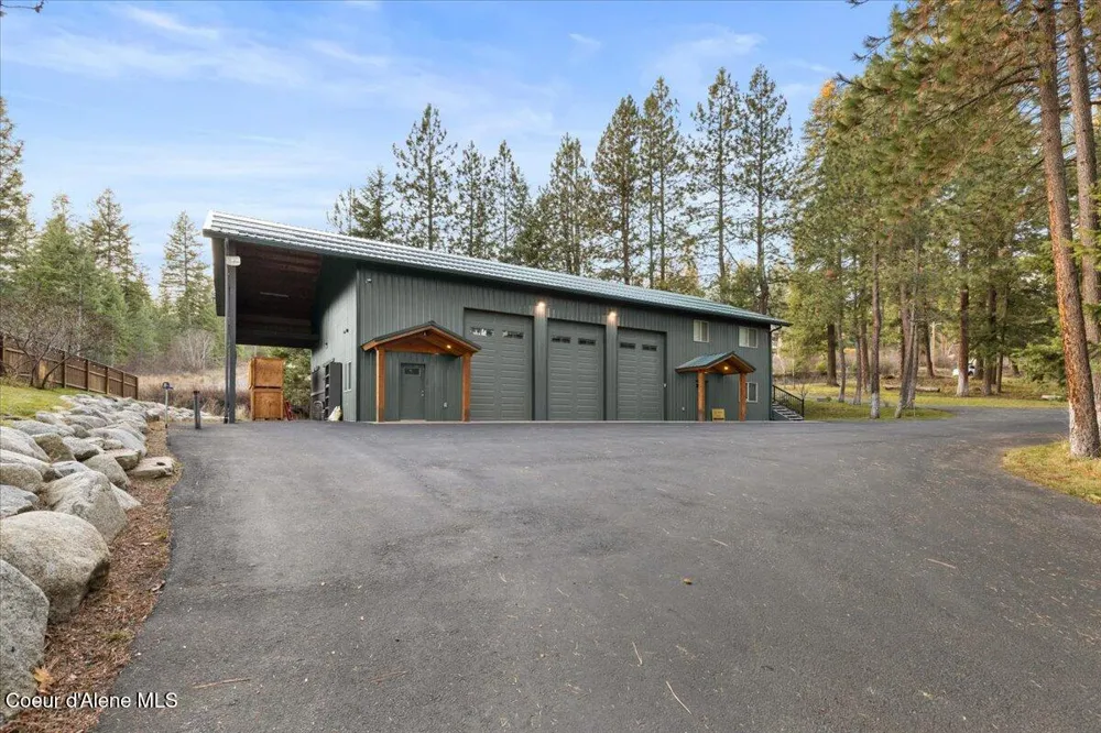 13846 HAUSER LAKE ROAD Hauser, ID 83854