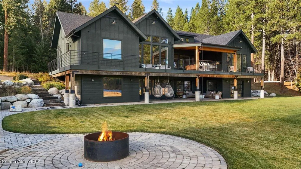 13846 HAUSER LAKE ROAD Hauser, ID 83854