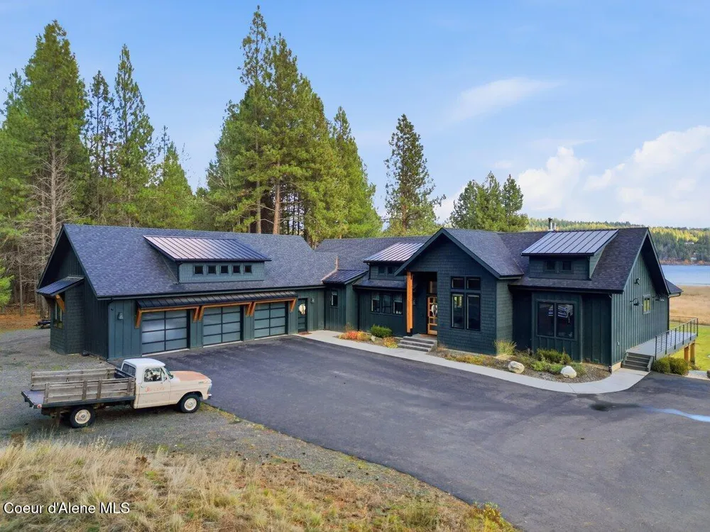 13846 HAUSER LAKE ROAD Hauser, ID 83854