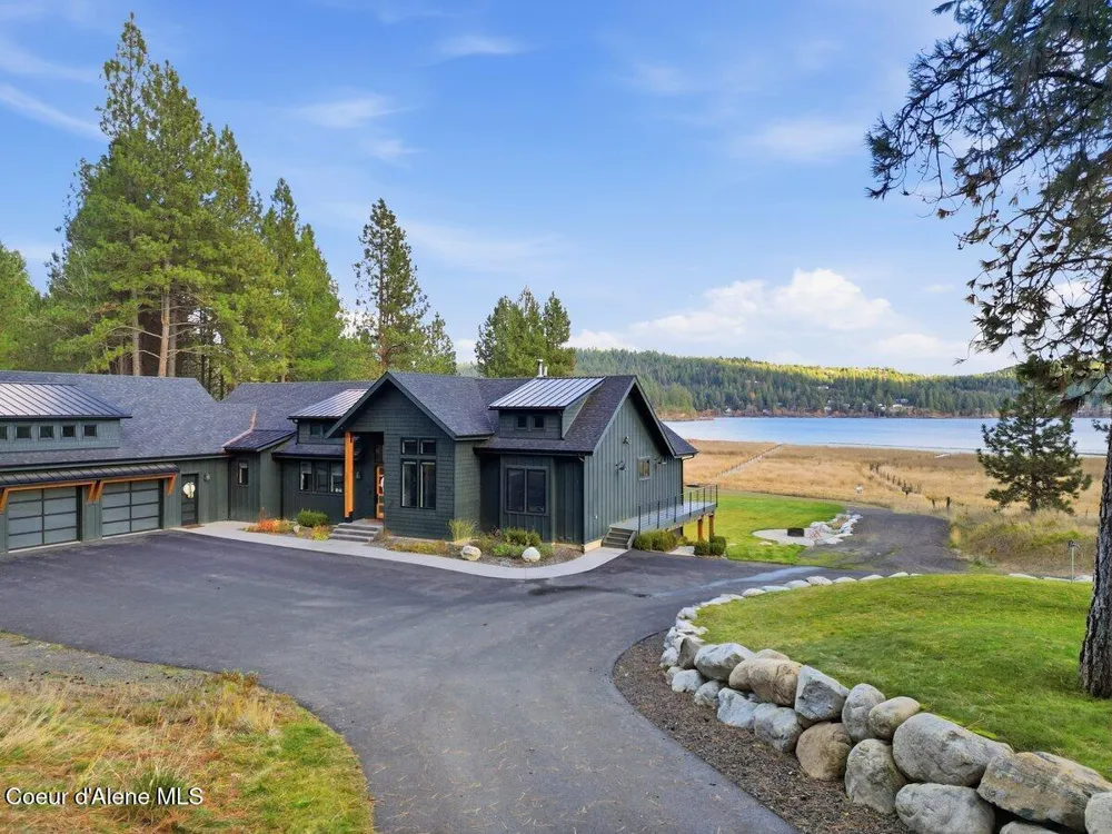 13846 HAUSER LAKE ROAD Hauser, ID 83854