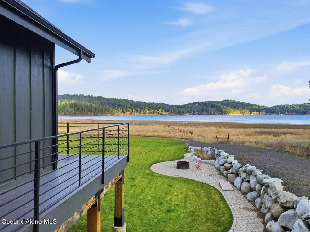 13846 HAUSER LAKE ROAD Hauser, ID 83854