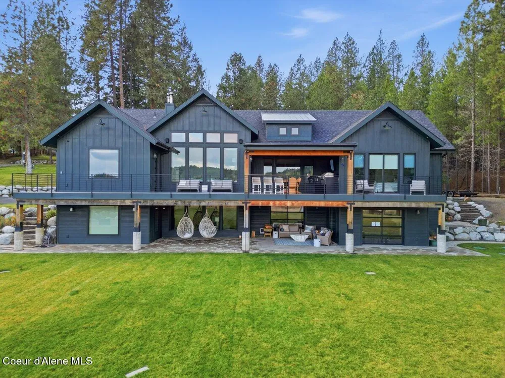 13846 HAUSER LAKE ROAD Hauser, ID 83854