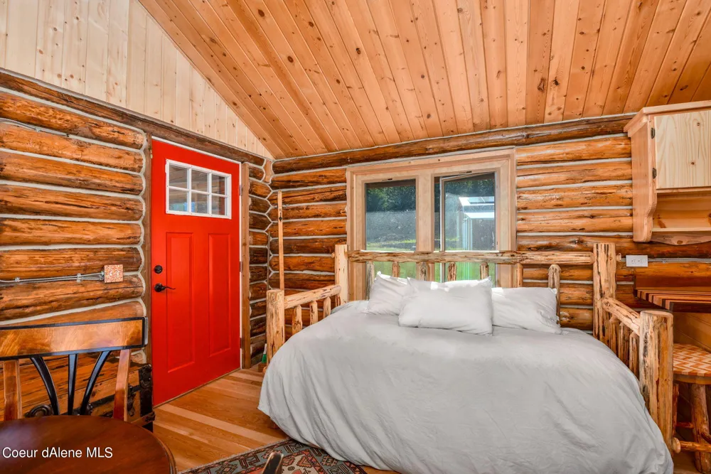 5939 E Burma Road Harrison, ID 83833
