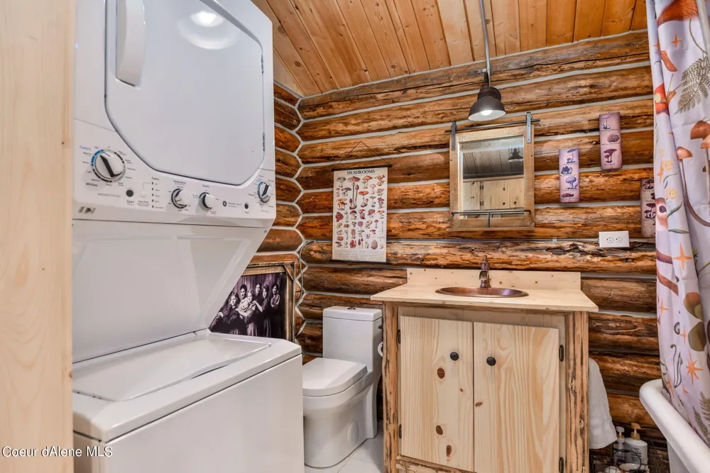5939 E Burma Road Harrison, ID 83833