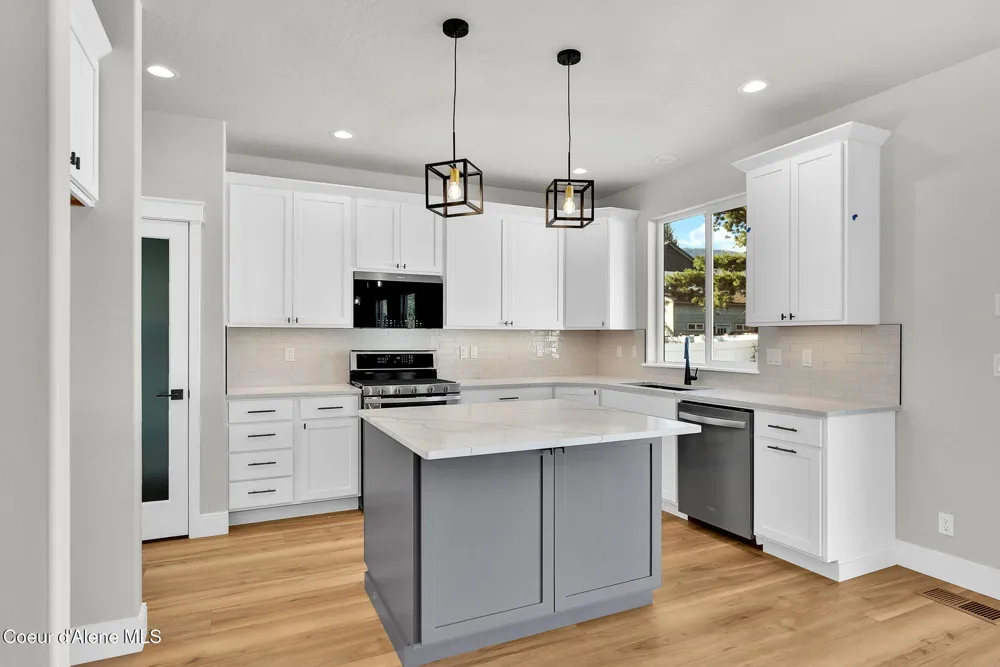 9120 BEDWELL STREET Rathdrum, ID 83858