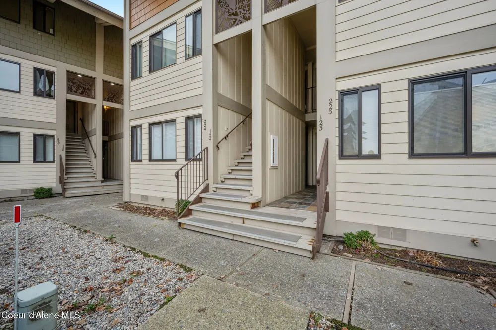 301 IBERIAN WAY #223 Sandpoint, ID 83864