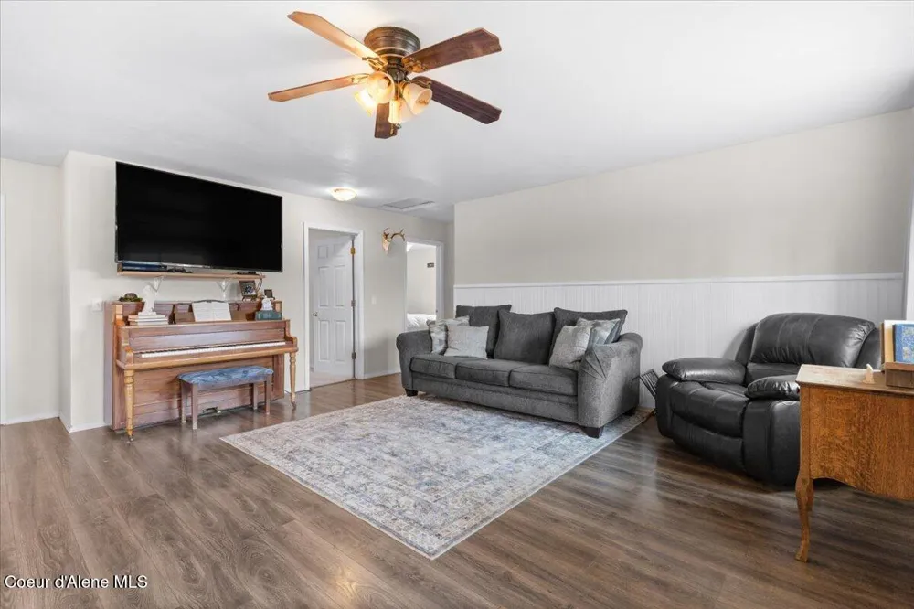286 E Dufort Road Sagle, ID 83860
