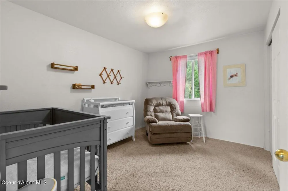 286 E Dufort Road Sagle, ID 83860