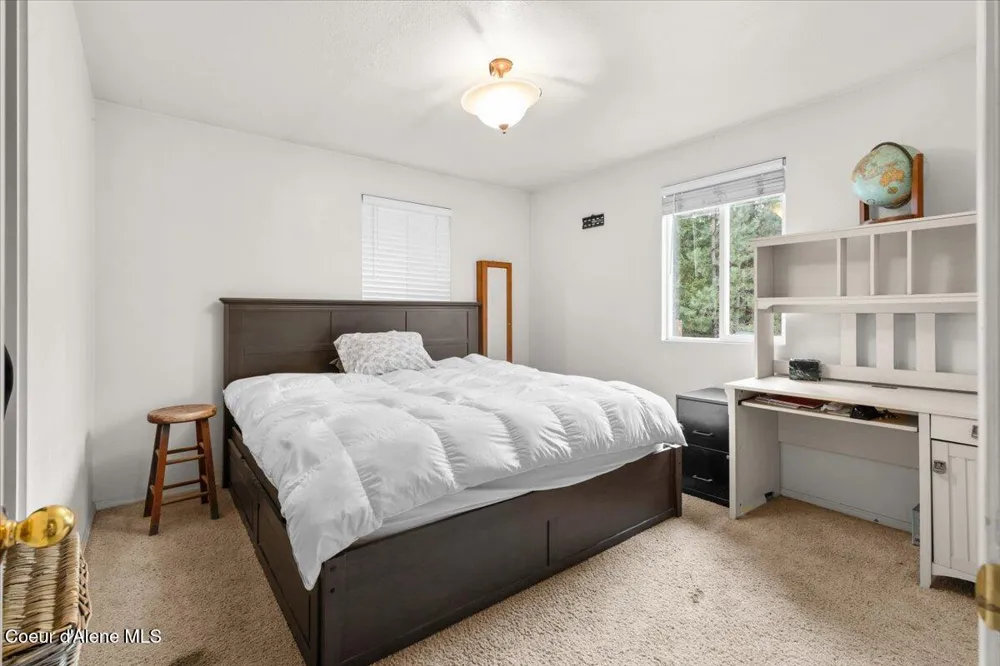 286 E Dufort Road Sagle, ID 83860
