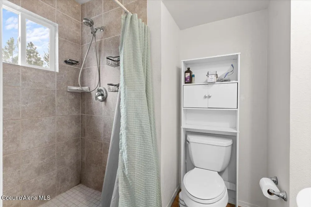 286 E Dufort Road Sagle, ID 83860