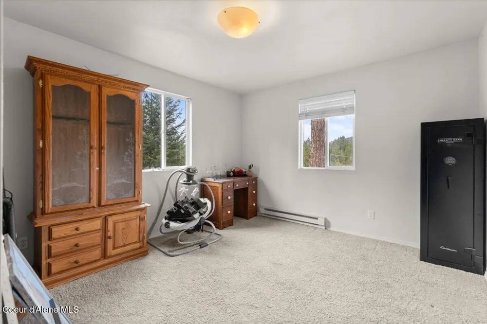 286 E Dufort Road Sagle, ID 83860
