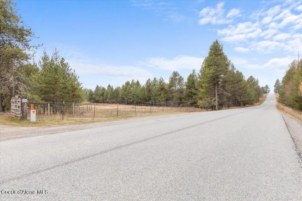 286 E Dufort Road Sagle, ID 83860