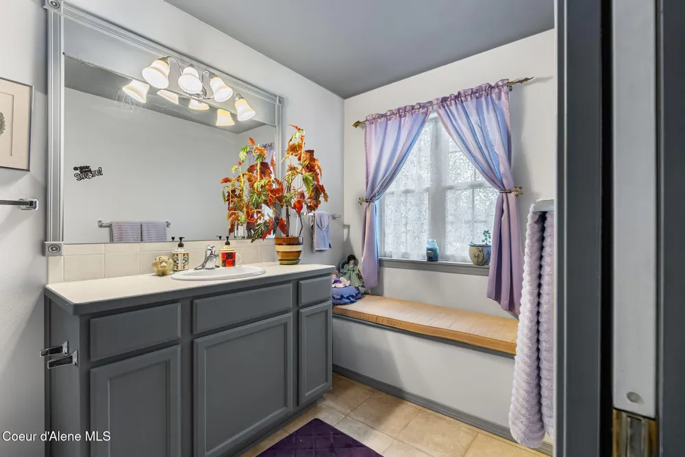 144 Solar Rd Oldtown, ID 83822