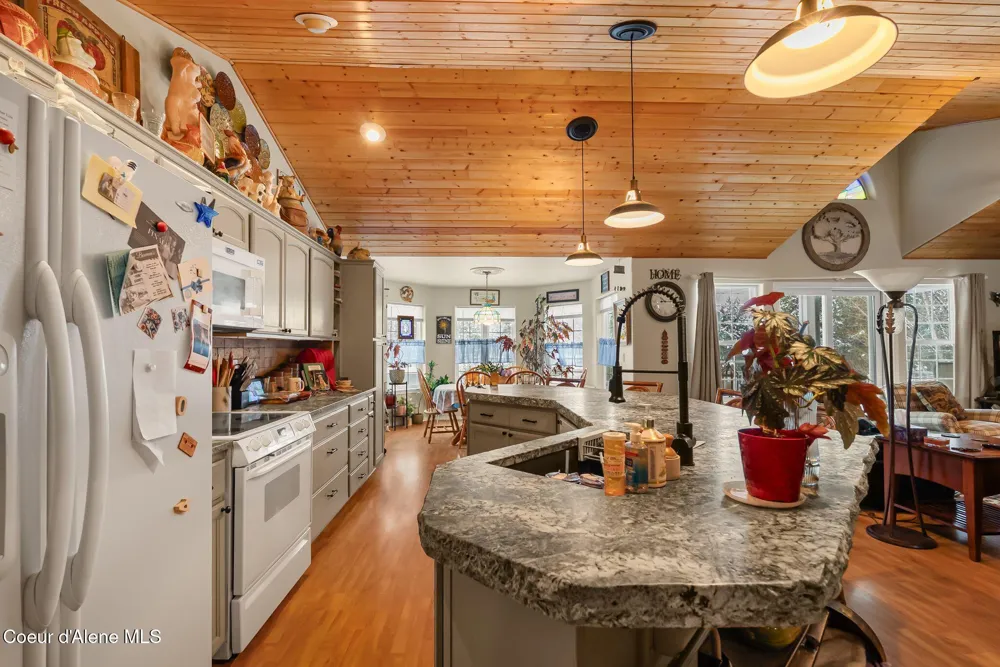 144 Solar Rd Oldtown, ID 83822
