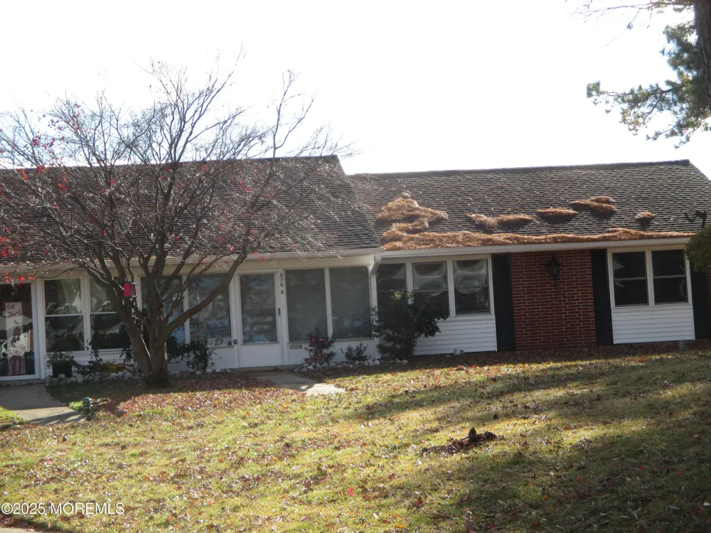 678 New Castle Court #B Lakewood, NJ 08701