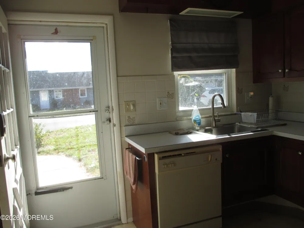 678 New Castle Court #B Lakewood, NJ 08701