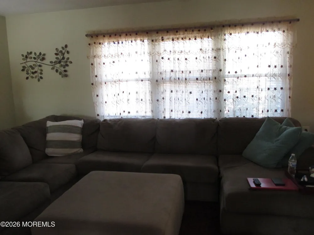 678 New Castle Court #B Lakewood, NJ 08701