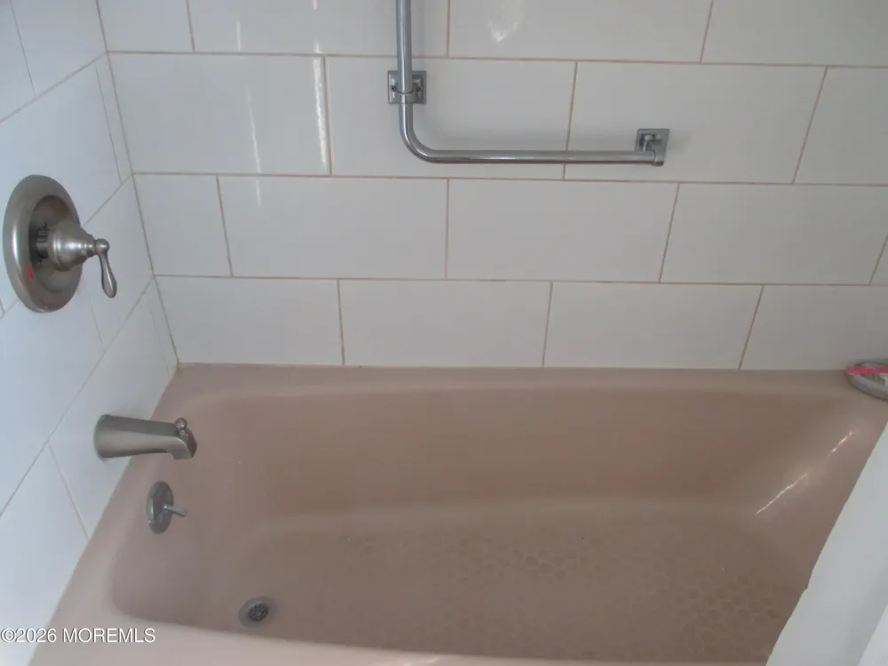 678 New Castle Court #B Lakewood, NJ 08701