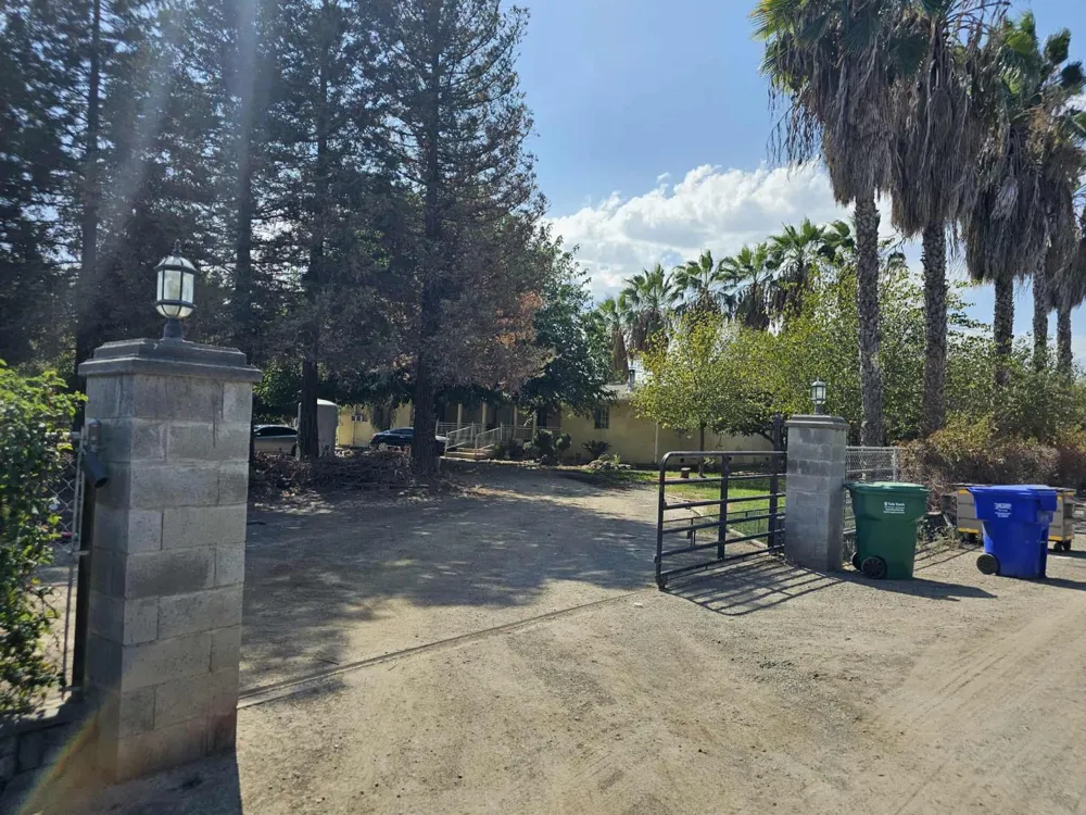 14398 Avenue 88 Pixley, CA 93256