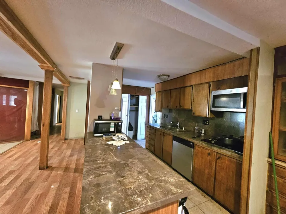 14398 Avenue 88 Pixley, CA 93256