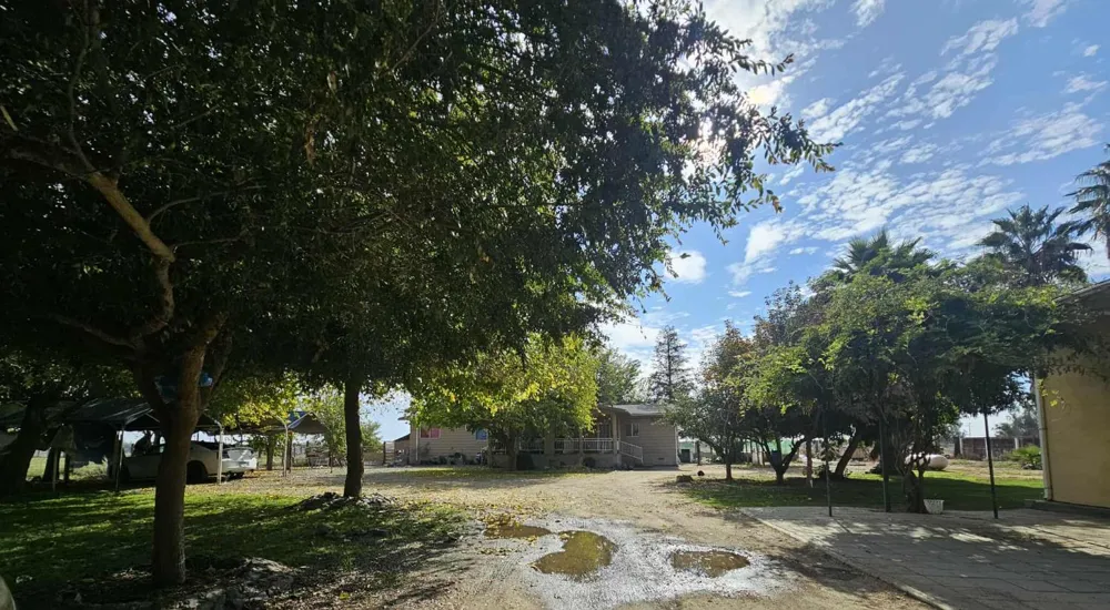 14398 Avenue 88 Pixley, CA 93256