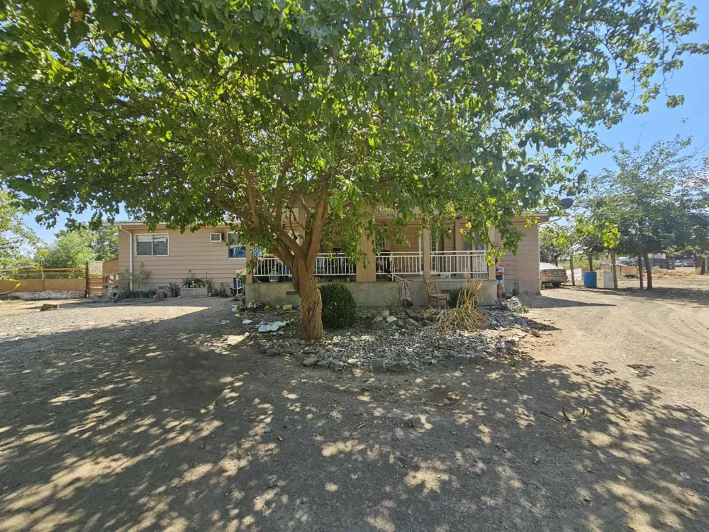 14398 Avenue 88 Pixley, CA 93256