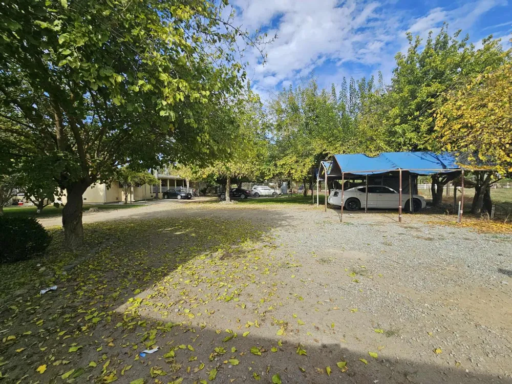 14398 Avenue 88 Pixley, CA 93256