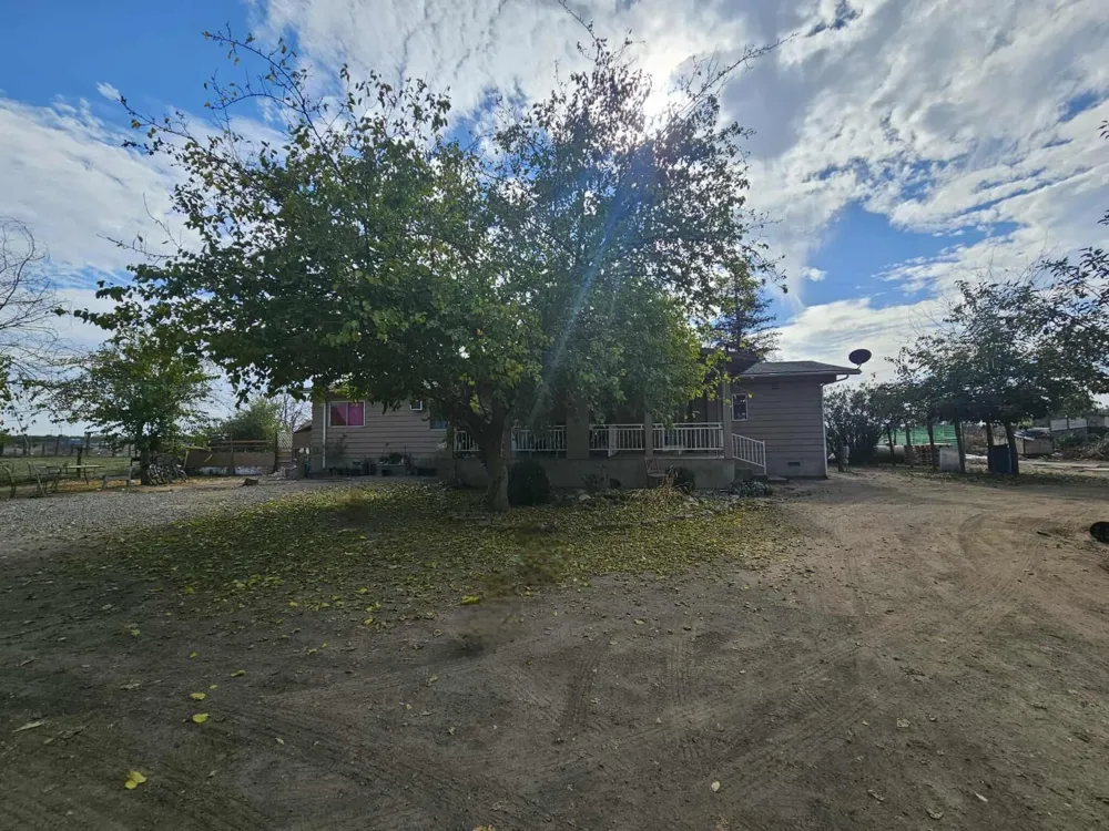 14398 Avenue 88 Pixley, CA 93256