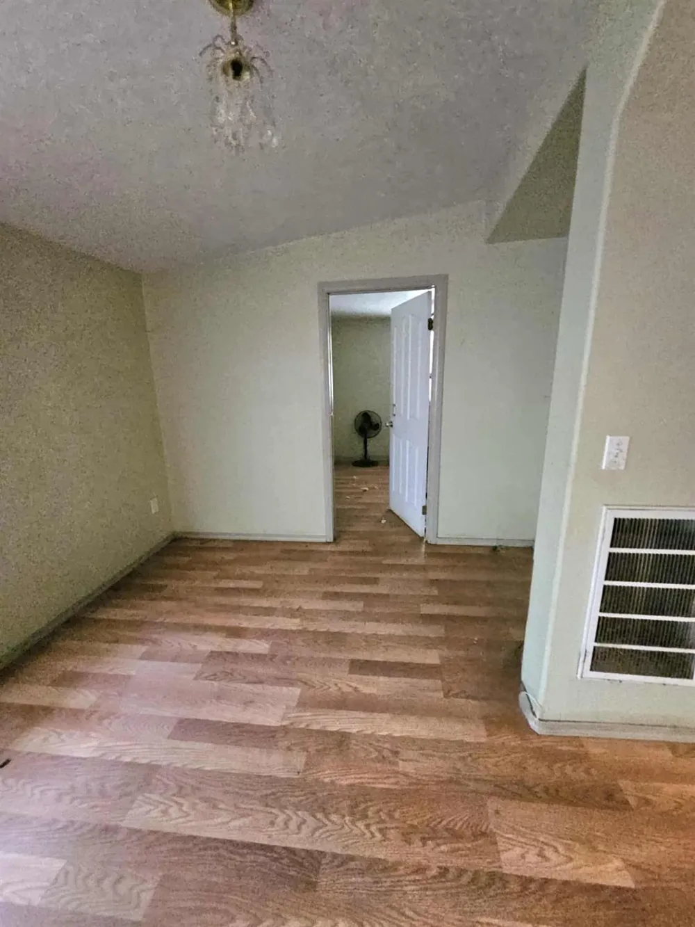 14398 Avenue 88 Pixley, CA 93256