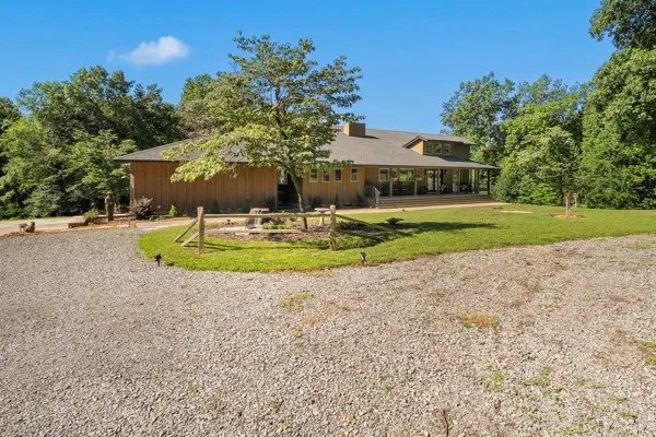 2900 Tanyard Hill Rd Lynchburg, TN 37352