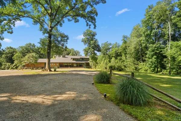 2900 Tanyard Hill Rd Lynchburg, TN 37352