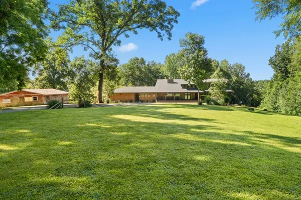 2900 Tanyard Hill Rd Lynchburg, TN 37352