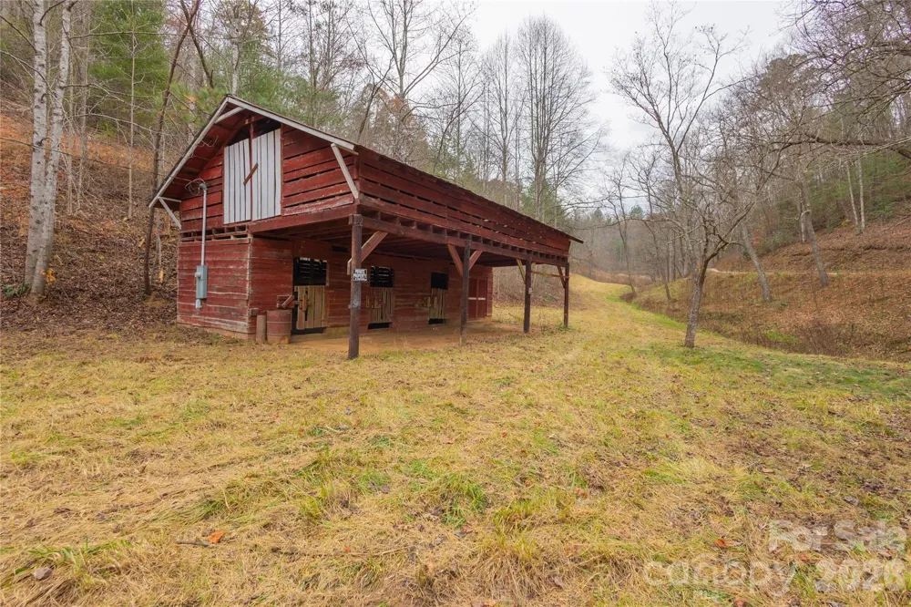 104 Robin Lane Bryson City, NC 28713